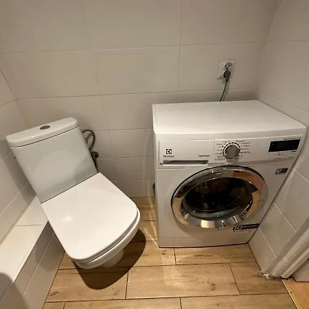 Al-dom Dworcowa 9 アパート コウォブジェク